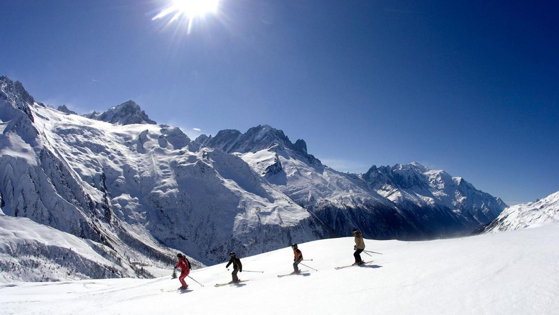 Apartment Au Bon Coin - Luxury Chamonix Hidden Haven, Mont Blanc View, Hot Tub And Garden Exteriör bild