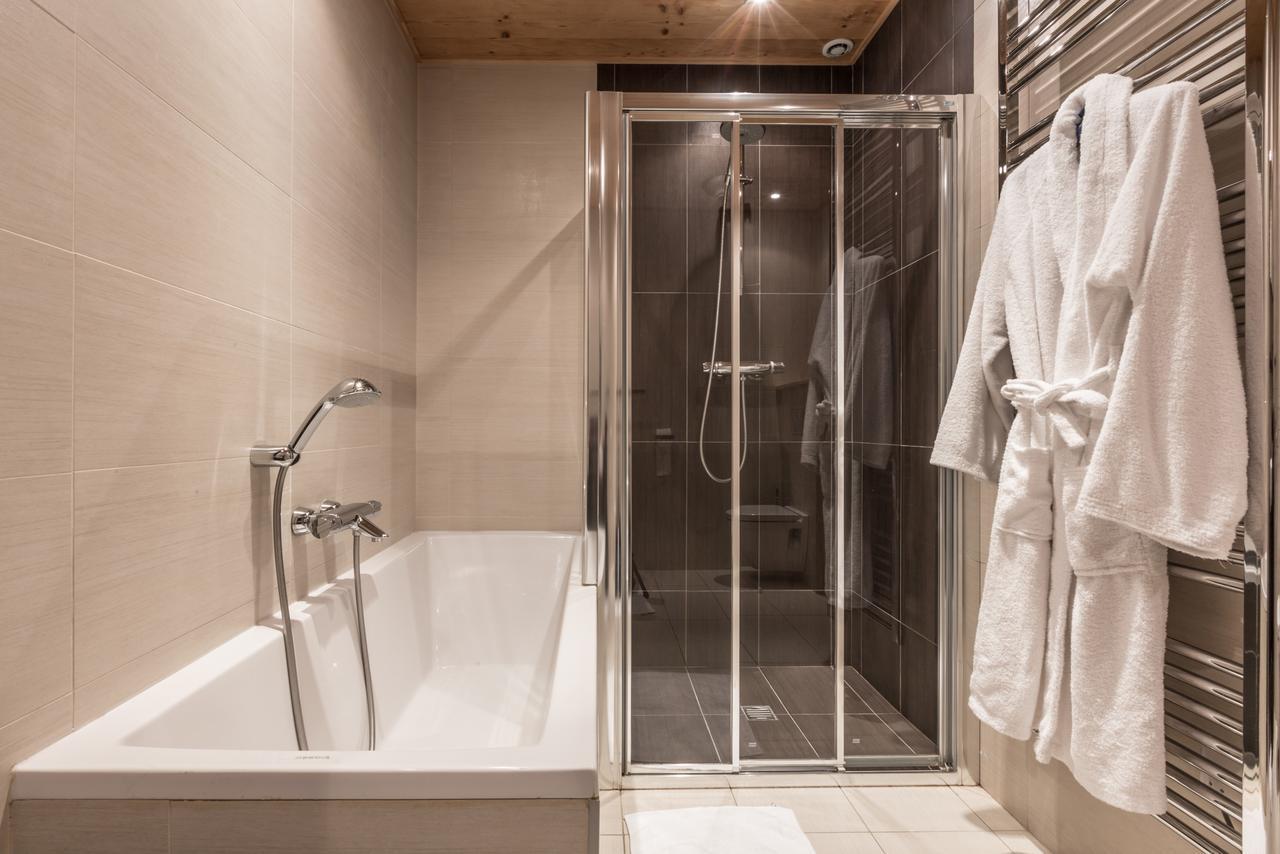 Apartment Au Bon Coin - Luxury Chamonix Hidden Haven, Mont Blanc View, Hot Tub And Garden Exteriör bild