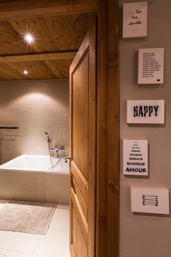 Apartment Au Bon Coin - Luxury Chamonix Hidden Haven, Mont Blanc View, Hot Tub And Garden Exteriör bild