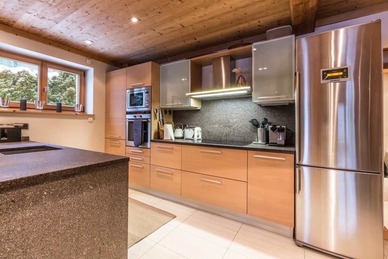 Apartment Au Bon Coin - Luxury Chamonix Hidden Haven, Mont Blanc View, Hot Tub And Garden Exteriör bild